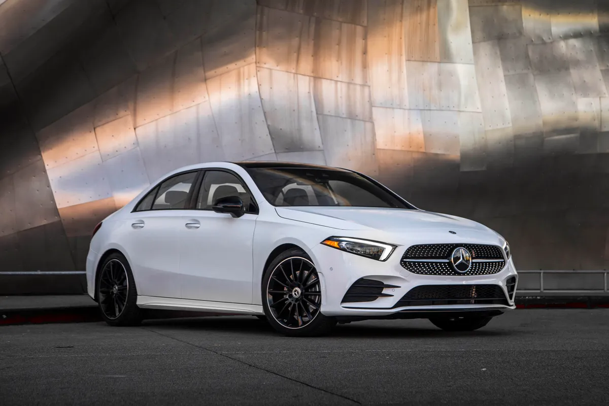 MERCEDES A220 WHITE