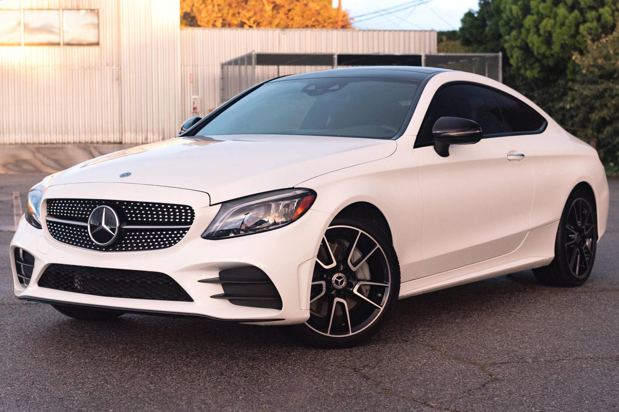 MERCEDES C-300 WHITE